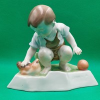 Sinkó András  Zsolnay Tyúkos gyermek porcelán figura