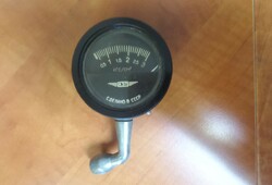 Original Soviet Zhiguli pressure gauge