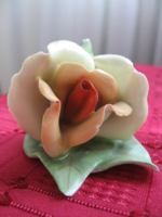 Vintage      Aquimcum porcelán rózsa    Kézi festés leárazva