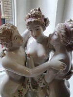 The three Grácia porcelain statues are based on Canova's original model, marked at the bottom. A very nice decorative piece