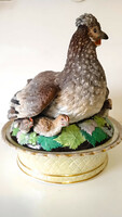Antique/1840-1850/, large Dallwitz porcelain basket, bowl, with poultry family. To be restored