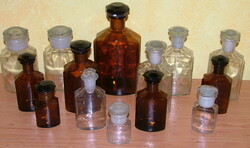 Patika.gyógyszertári üveg, 14 darab.