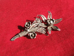 Filigree silver badge (200201)