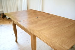 Beautiful, scratch-free, brand new renovated oak folding dining table