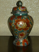 Beautiful Chinese urn vase