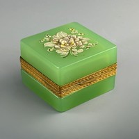 Krizopráz porcelán virággal díszített üveg ékszertartó ca. 1940