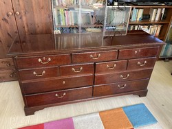 American drexel heritage chest of drawers, made of solid cherry wood