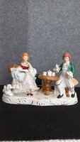 Vintage barokk figurák, porcelán csipkével a ruhákon, gyönyörű darab kedves hangulattal