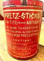 1930-as évek Holtzman's Cheese Pretz-Sticks fém doboz pléh reklám doboz