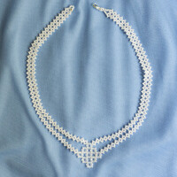 White pearl casual necklace