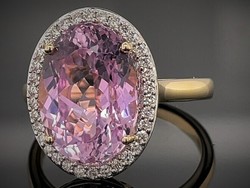 Gold ring with 7.00 Ct kunzite and 0.60 Ct brills. New. With certificate.
