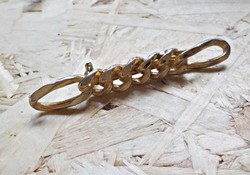 Retro gold-plated braided pattern brooch
