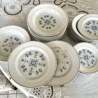 Retro orosz 31 db-os étkészlet 70-es évekből Szovjetunióból Nefelejcs mintás porcelán tányér készlet