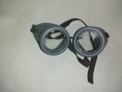 Unisell 166 F  páramentesítős jelzett védőszemüveg