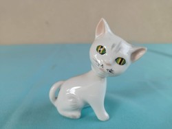 Aquincumi porcelán forgó fejű cica