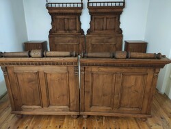 A pair of beds made in the Tin German style, around 1890.