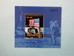 (B) 1989. First man on the moon ii. Block** - (cat.: 400.-)
