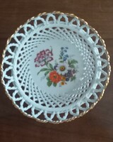 Áttört mintás kis porcelán kosárka