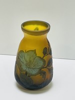 Beautiful tip daum nancy vase