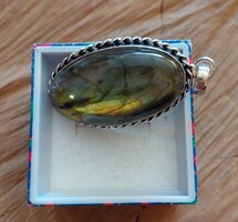 Beautiful large silver pendant with labradorite stone