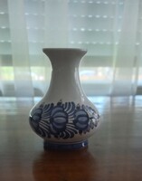 Kis kék virágos kerámia váza