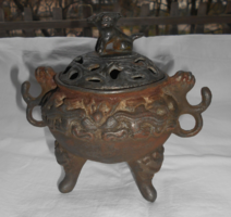 Jelzett kínai  fém doboz-tetején kutya figura- valószínűleg füstölő