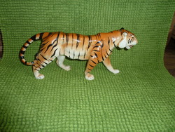 Porcelán nagy méretú tigris nagyon szhép, disztárgy állatfigura.