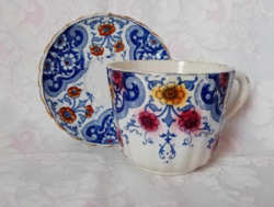 Sarreguemines faience cup with base