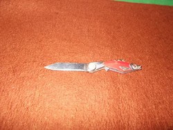 Fish-shaped knife