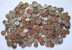 233 mixed Hungarian coins, mainly from the Kádár period. Forints - pengős mixed