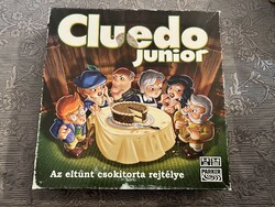 Cluedo junior board game is the mystery of the missing chocolate cake