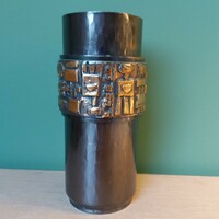 Brutalista modern stílusú Szilágyi Ildikó rézötvözet váza