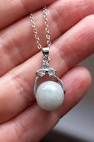 Natural jade pendant necklace
