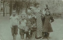 1906 - Sixty. Family photo sheet, postcard.