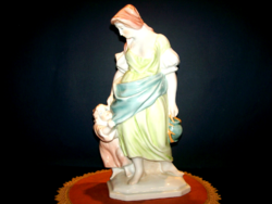 Herend motherhood figure