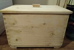 Vintage wooden chest, storage. Sanded to the wood, prepared for painting!