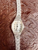 Ezüstösen csillogó csiszolt fém szíjas retro női ékszer karóra szovjet gyártmányú különleges darab