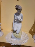 Holóháza porcelain, female nude statue