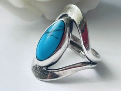 Design silver ring with natural turquoise stone.