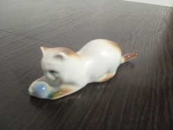 Zsolnay kèk labdás cica