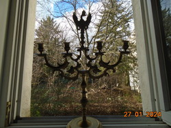 18.sz Látványos heraldikus koronás sassal bronz gyertyatartó    46 cm  2,2 kg