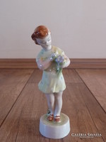 Antik Zsolnay kislány virággal porcelán figura
