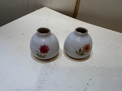 Raven Háza porcelain mini vase, with red flowers, height 3.5 cm.4591