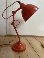 Retro vagány narancssárga csuklós lámpa