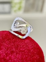 Dazzling silver ring