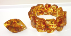 Amber bracelet and badge, brooch