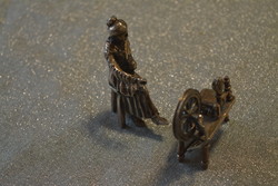 Silver-plated detailed old lady small sculpture/miniature