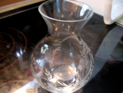 Csíszolt virágos üveg gömb váza