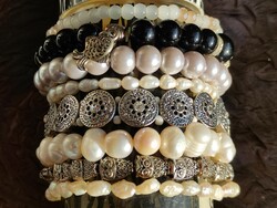 Black white pearl and silver pearl bracelet package