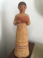 Majorosi cornered ceramic statue